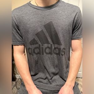 Adidas T-Shirt
